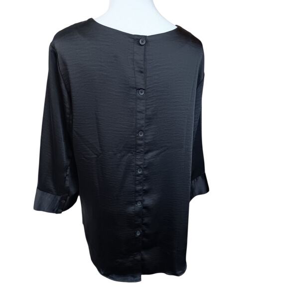 Universal Standard Black Satin Flowy Blouse Top XS=LG/10-12 Button‎ Back Hi Low - Picture 9 of 9